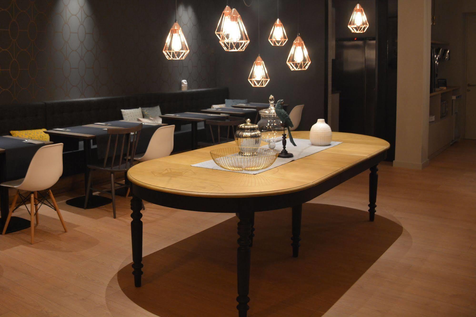 Up Rooms Vic Hotel Dış mekan fotoğraf